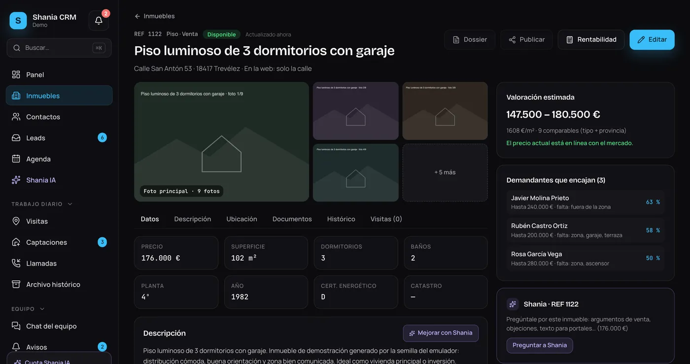 Ficha de un inmueble en Shania CRM con la valoración estimada, los demandantes que encajan y el asistente Shania (datos de demostración)